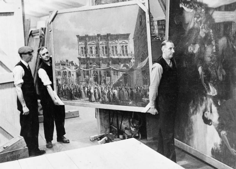 Staff evacuate paintings from the National Gallery during World War II.