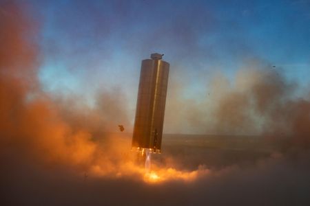 The SN5 prototype goes airborne over Boca Chica, August 4, 2020.