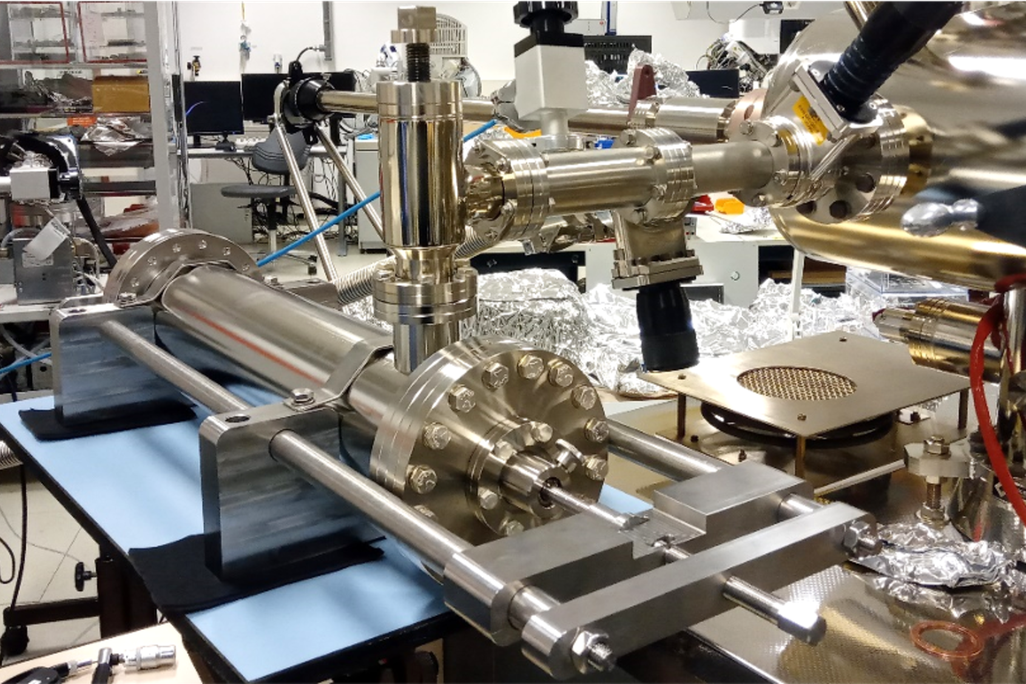 An image of an extraction tool desgined by the European Space Agency. The tool looks like a long metallic cylinder.