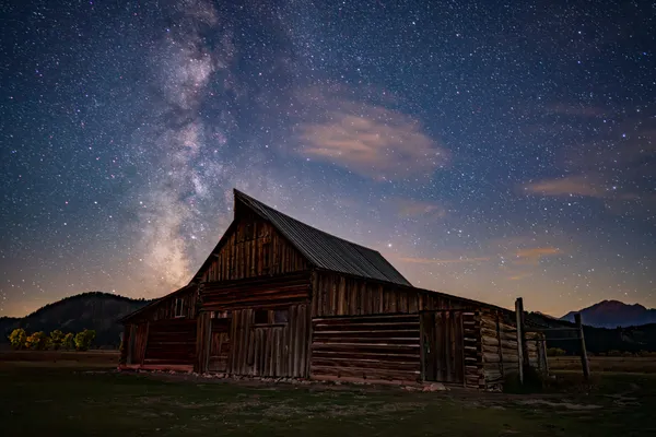 Milky Way over Moulton Barn thumbnail