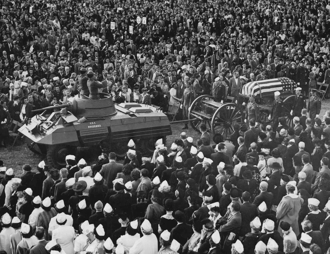 A view of the procession on October 26, 1947
