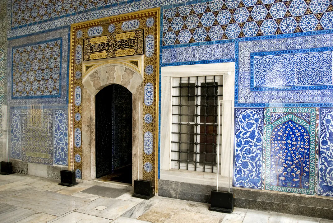 Tile work along the wall of Topkapi Palace