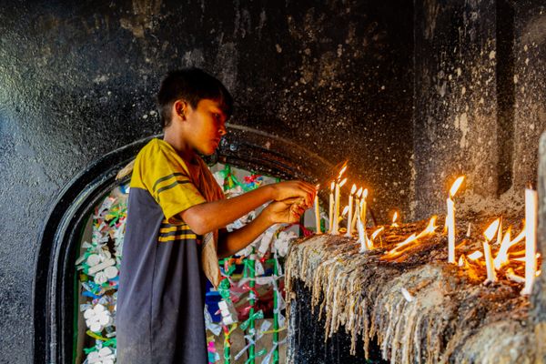 Child's Devotion in Ashura's Light thumbnail