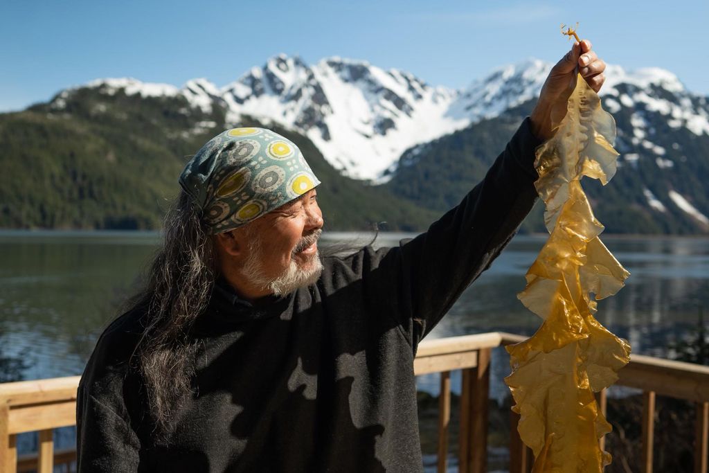 Dune-Lankard-Holding-Sugar-Kelp.jpeg