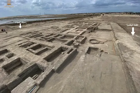 Tell Abu Saifi&nbsp;features housing units where soldiers and their families may have lived.