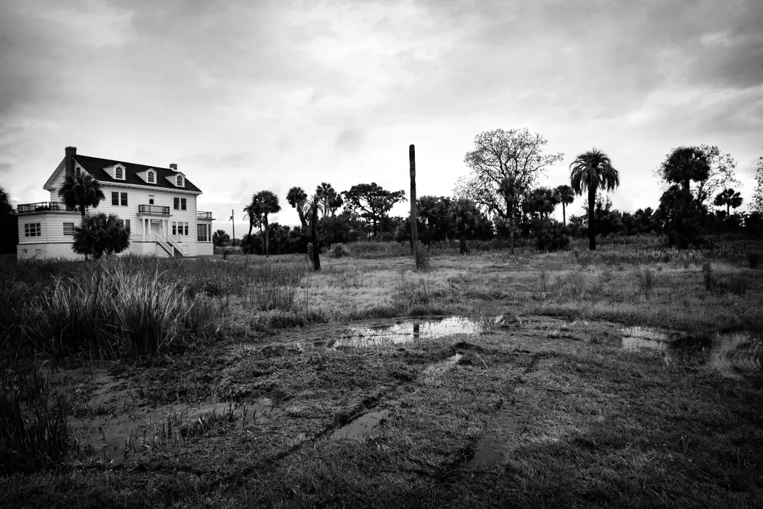 The waterlogged remnants of dikes, once used to control and manage water necessary for rice cultivation, are still visible on Butler Island. The land is now the property of the Georgia Department of Natural Resources and is available to the public for fow