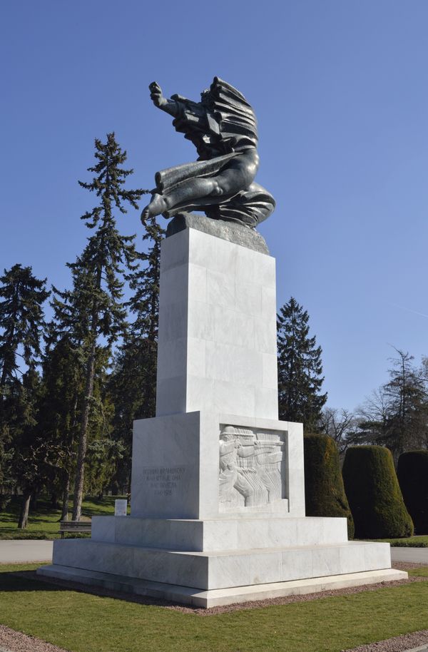 Monument of Gratitude to France thumbnail