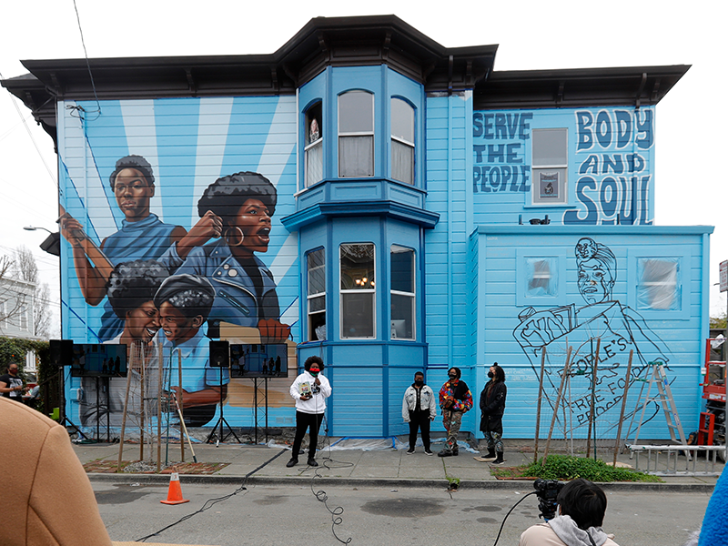 Women of the Black Panther Party mural in Oakland, California