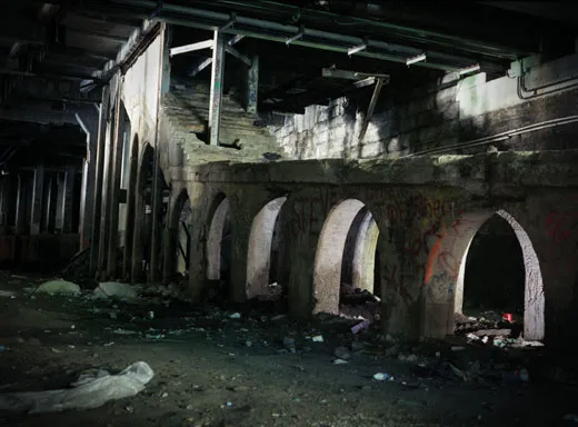 people_tunnel.jpg