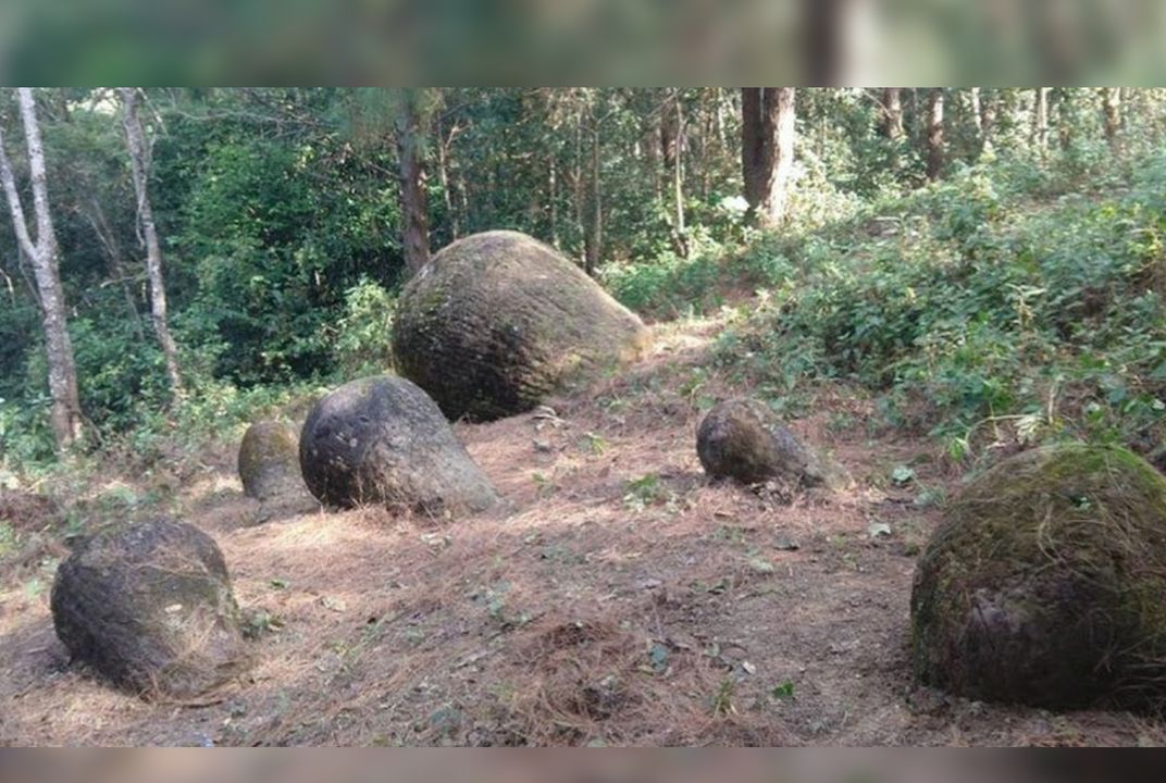 2000 Year Old Anti-Gravity Jar Found in India? SECRET REVEALED  Hey guys,  today we are going to look at a very strange object, a jar which has  magical properties. This anti-gravity