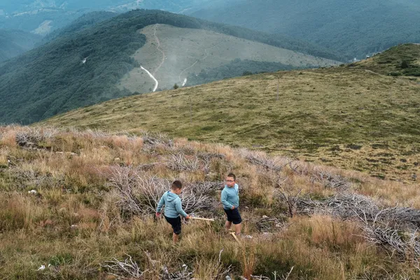 chidren playing at Gaina mountainfair thumbnail