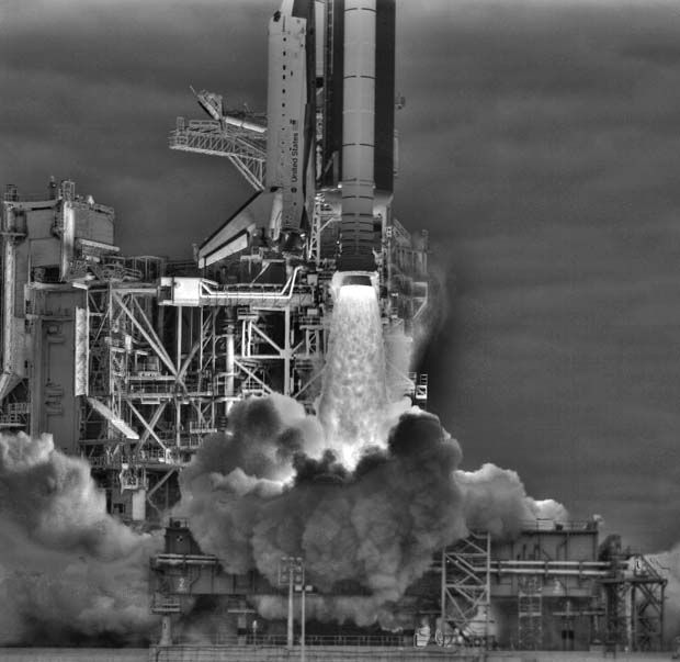 STS-134 underexposed-620.jpg