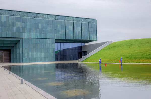 Morning at the Museum thumbnail