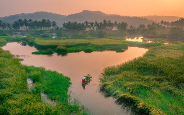 New day on the countryside river thumbnail