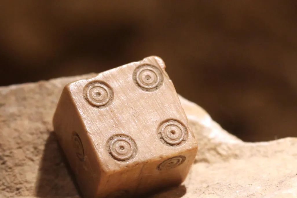 Roman_dice_IMG_4367.jpeg