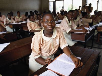 Students at school in Lagos, Nigeria circa 2003 (not the school from which the 234 girls were kidnapped) 
