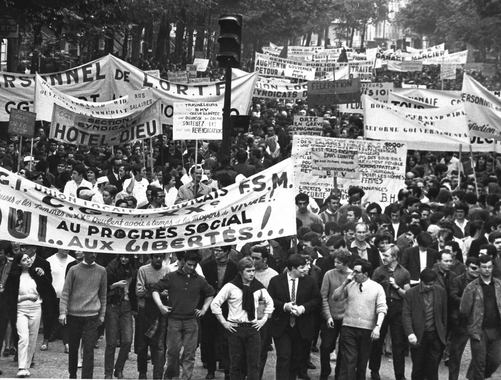 metric finance grass Fifty Years Later, France Is Still Debating the Legacy of Its 1968 Protests  | History| Smithsonian Magazine