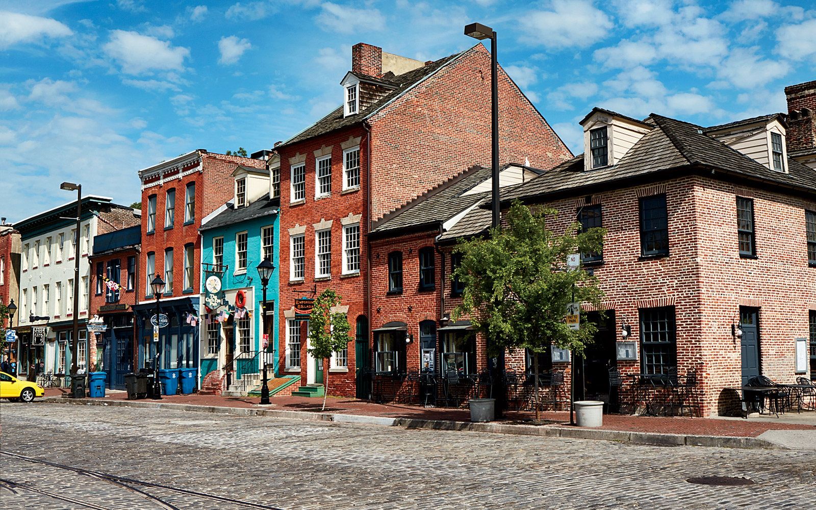 How to Cross the Street in the USA - Authentic Journeys