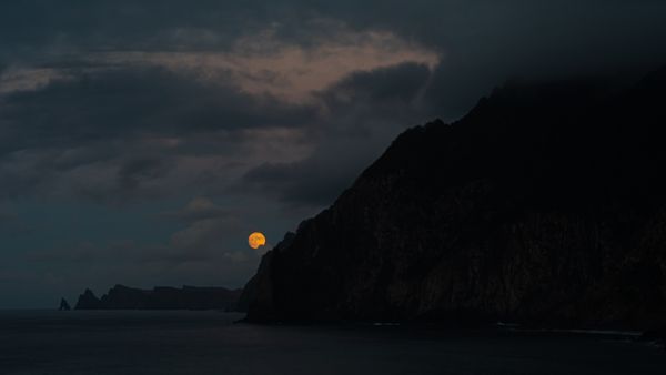 Moon over Madeira thumbnail