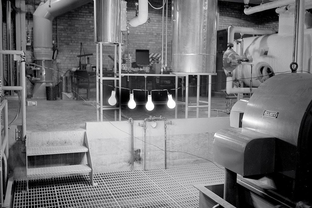Four illuminated lightbulbs