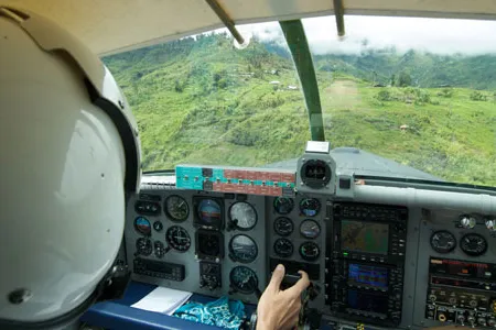Final approach to Kosarek International Airstrip in Papua’s Eastern Highlands.