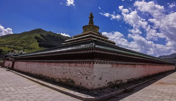 One corner of Labrang Monastery thumbnail