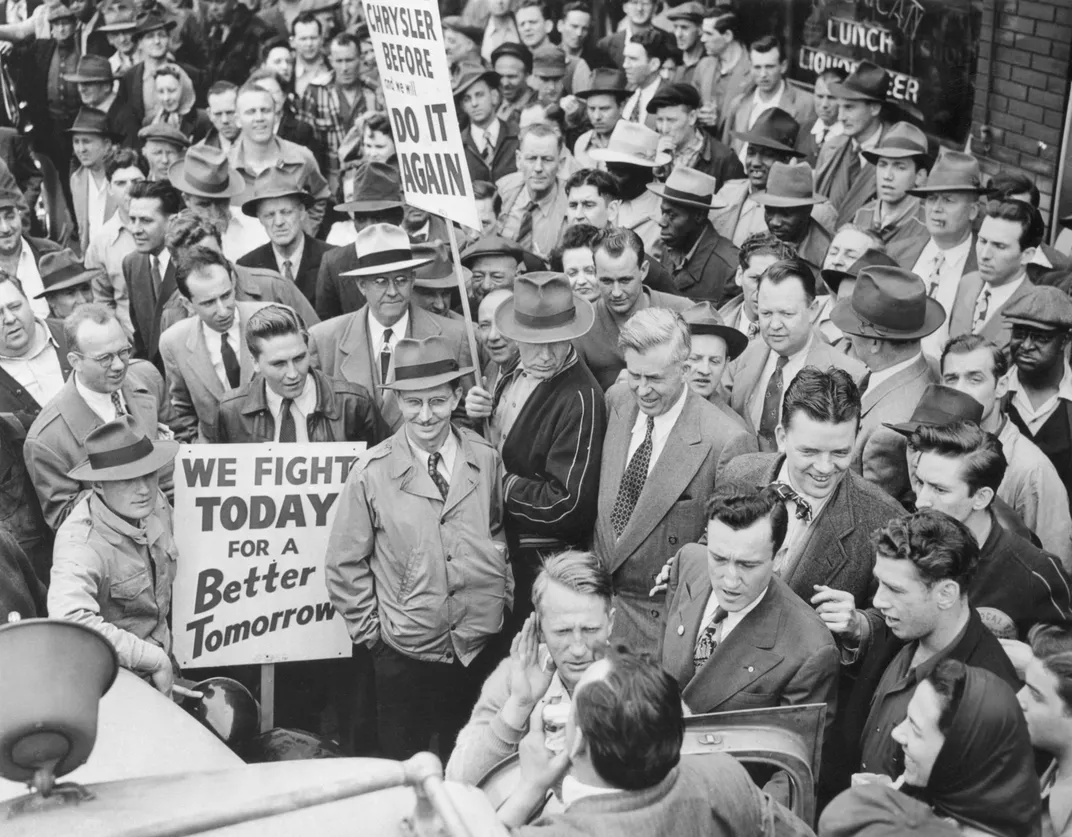Autoworkers on strike in 1950