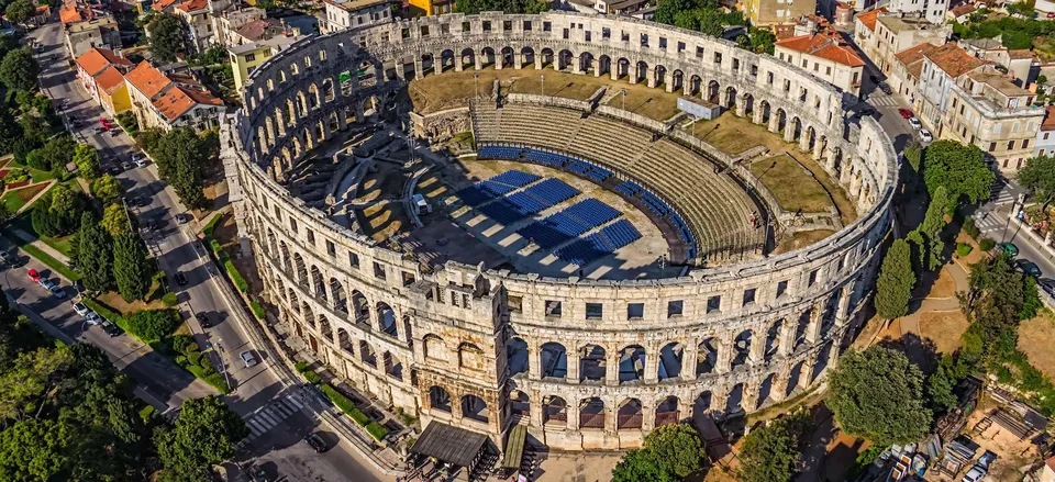  Roman amphitheater in Pula 