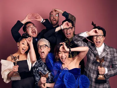 From left to right: actor Stephanie Hsu, director Daniel Kwan, actor Jamie Lee Curtis, director Daniel Scheinert, actor Michelle Yeoh, producer Jonathan Wang and actor Ke Huy Quan at the 2023 Film Independent Spirit Awards.