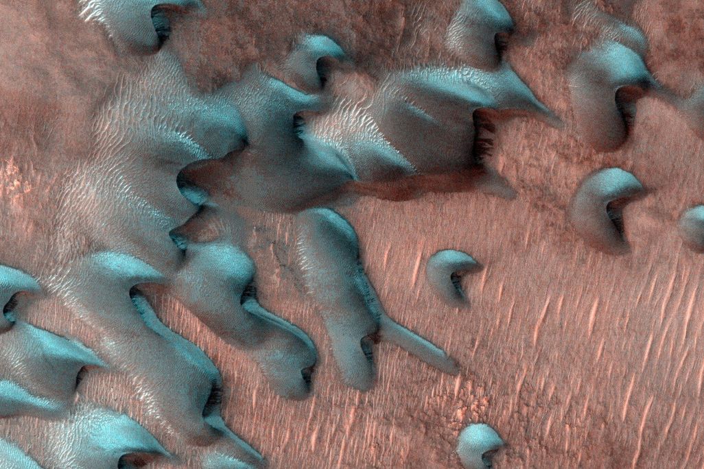 blue curved dunes