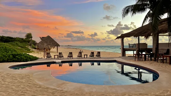 Heart shaped pool in Cozumel thumbnail