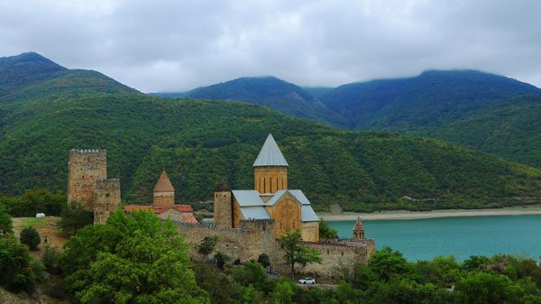 Ananuri fortress. thumbnail