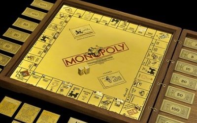 See Sidney Mobell's 18-karat gold Monopoly Board at the Museum of American Finance in New York as part of Smithsonian's Museum Day.