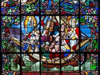 A stained-glass window depicting Empress Matilda&#39;s voyage from England to Normandy