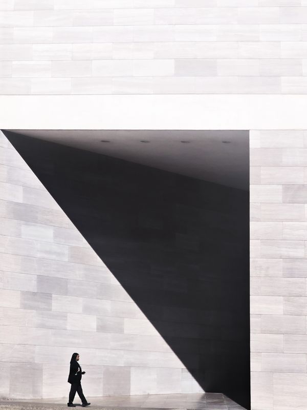 The play with shapes and shadows thumbnail