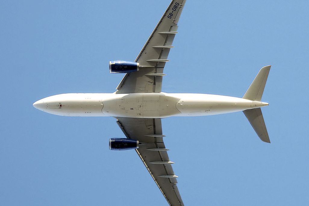 1280px-Cyprus_airways_a330-200_5b-dbs_arp.jpg