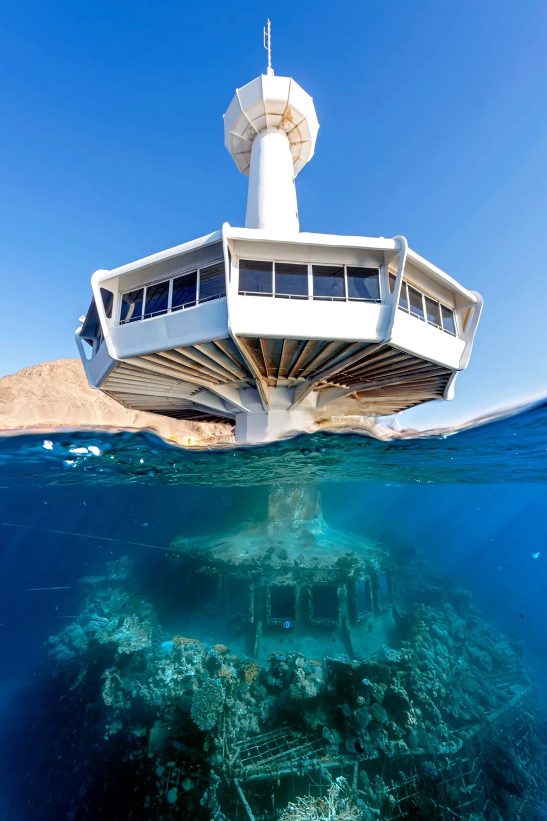 An underwater observatory