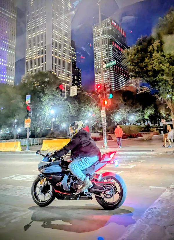 Night journey through Chicago thumbnail