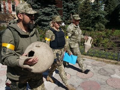 Soldiers transported the amphorae, which were in excellent condition, to a local museum for safekeeping.