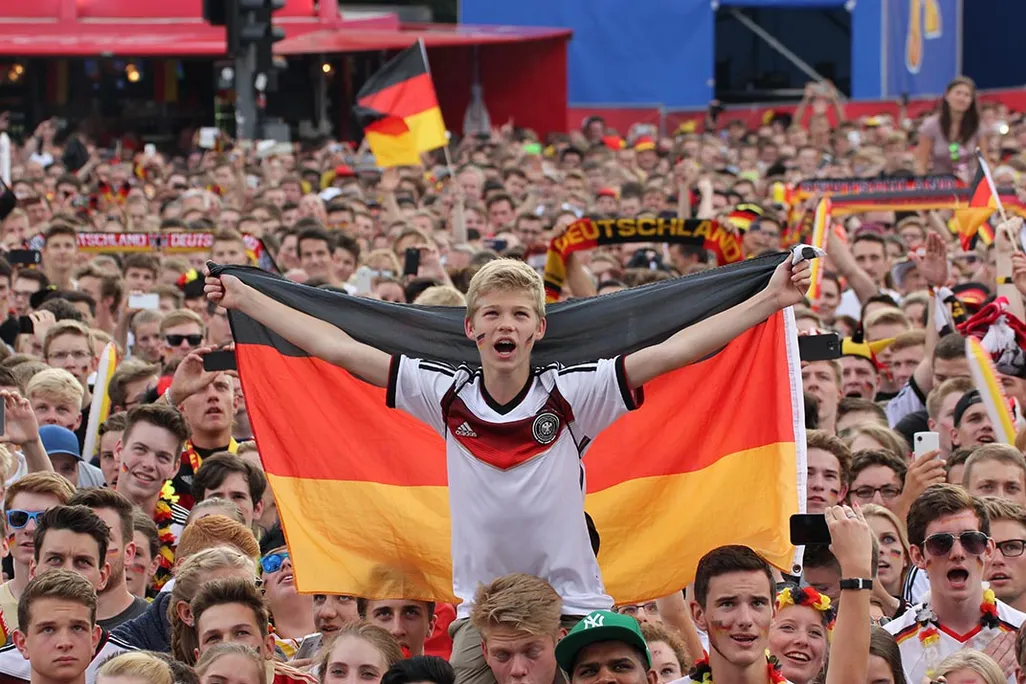 German fans sing
