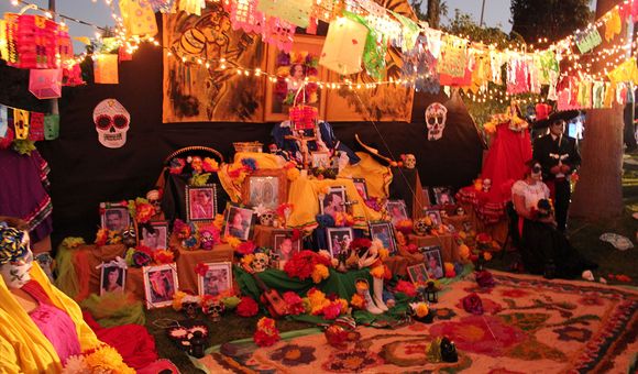 Hollywood Forever Collections. Smithsonian Latino Center, 2012.