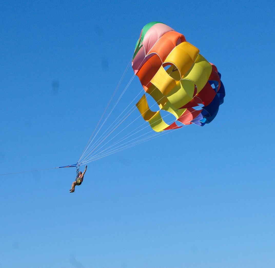 Hello from parachute | Smithsonian Photo Contest | Smithsonian Magazine