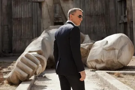Daniel Craig plays James Bond in Skyfall