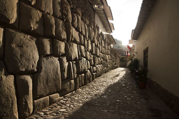 Inca palace wall in Cusco ,Peru thumbnail