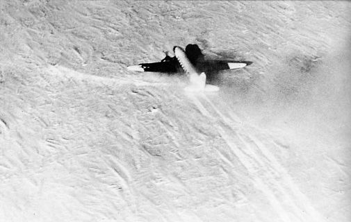 Four decades after Amundsen, the airplanes started arriving.