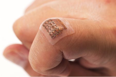 The bendable patch consists of a thin elastomer sheet with small “islands” of electrodes and piezoelectric transducers that create ultrasound waves from electricity.