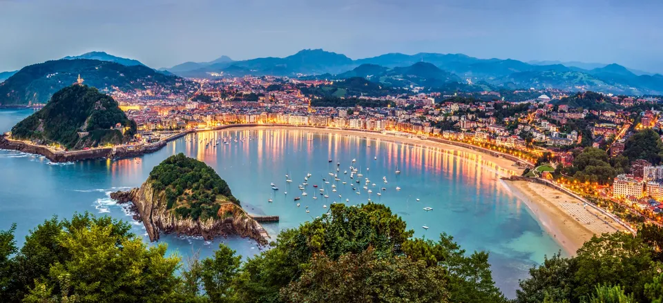  Dusk in beautiful San Sebastián 