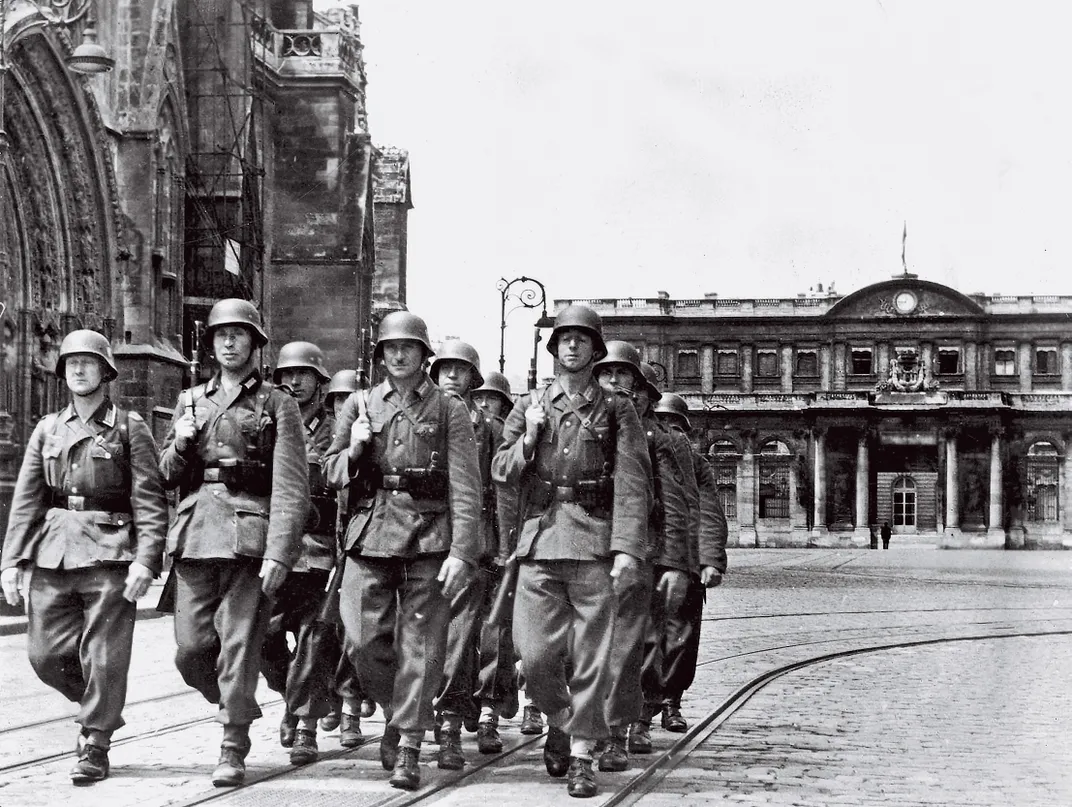 Nazi soldiers in Bordeaux