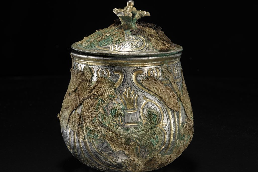 Silver vessel