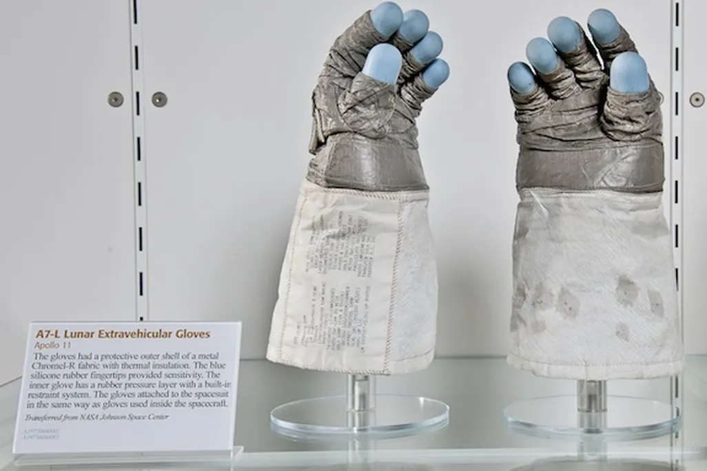 These silicone-tipped gloves